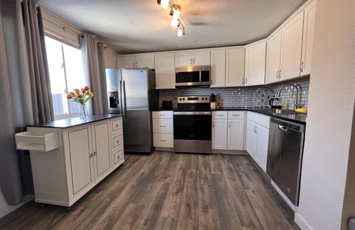 Clayton House | Luxurious Townhome Centrally Located in Denver