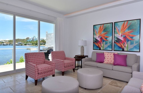 Maho House | Luxurious Two Bedroom Townhouse Located at Coral Beach Club right by Dawn Beach!