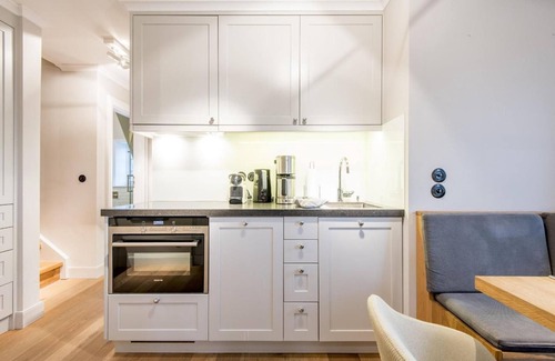 Westerland Apartment | Luxurious. View of the dunes. Balcony. - Villa Aegir