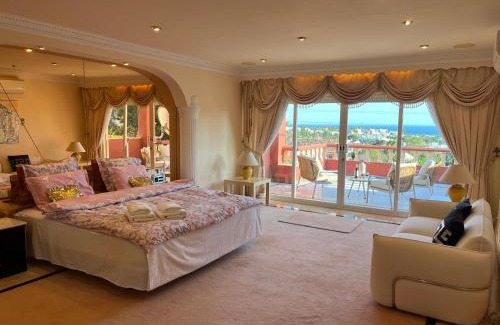 Marbella Villa | Luxurious Villa 6 Min from Beach with Sea Views