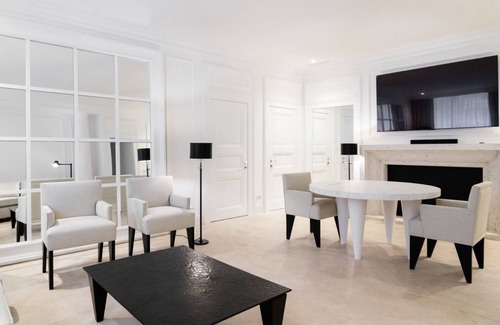 Trastevere Villa | Luxurious Villa in the Heart of Trastevere