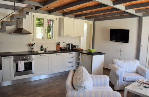 Delfini Villa | Luxurious Villa on the famous glp cat sanctuary