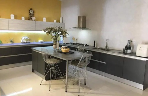 Saly Petite Cote Villa | Luxurious villa, very large pool, 3km from the beach. 6 mn from Saly,