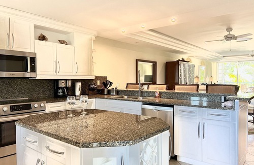 The Bight Condo | Luxurious Waterfront Stay w/Large Sun Deck