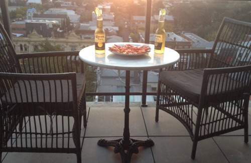 South Yarra Apartment | Luxurious with great city views, free Private parking & fast internet