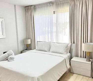 Labone Apartment | Luxury 1 bdrm Suite, Cantonments-Labone