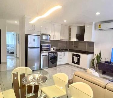 Labone Apartment | Luxury 1 bdrm Suite, Cantonments-Labone