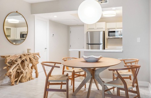 City Center Condo | Luxury 1-bedroom Beachfront condo with WiFi, AC in Sounth Miami Beach