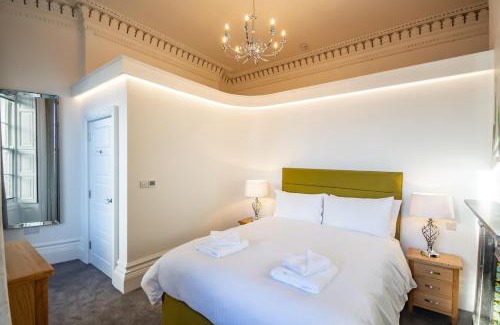 Plymouth Apartment | Luxury 1 bedroom ground floor apartment