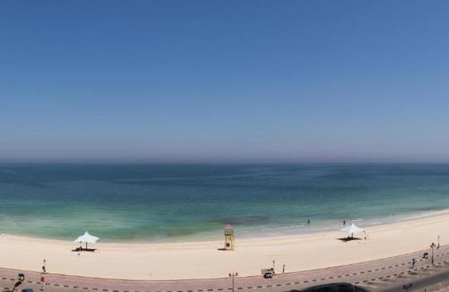 Rumailah Apartment | Luxury 1 BR Beach Apartment with Full Sea View