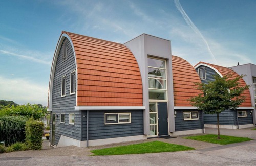 Midlaren Cottage | Luxury 10-person bungalow