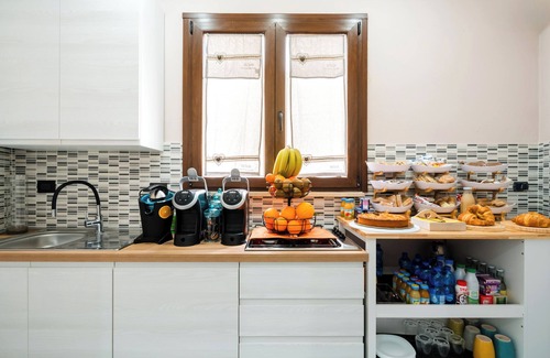 Tuglie Apartment | 'Luxury 12 - Room Anna' with Shared Terrace, Wi-Fi and Air Conditioning