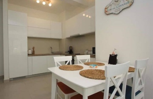 Donji Morinj Apartment | Luxury 1BR Apartment Cozy Gardennn