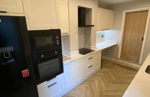 Elephant and Castle Apartment | Luxury 2 bed 1 Bath in Central London by Graceful Apartments
