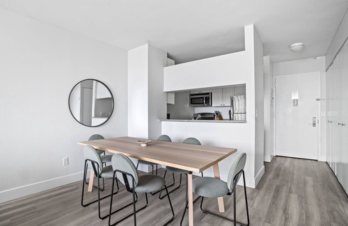 Midtown West Apartment | Luxury 2 bed 2 bath in Time Squeare