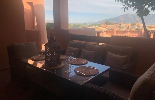 Ojen Apartment | Luxury 2 bed apartment sleeps 5 in El Soto De Marbella