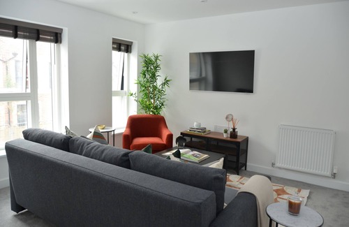 Watford Town Centre House | Luxury 2 Bed House, Loft Garden , Watford Staduim, Harry Po, Free Parking, Netfx
