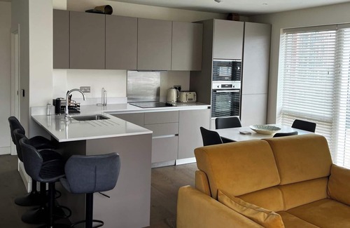Woolwich Apartment | Luxury 2 Bed In Royal Arsenal, Family Ok, Balcony