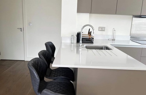 Woolwich Apartment | Luxury 2 Bed In Royal Arsenal, Family Ok, Balcony