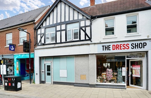 Huntingdon Apartment | Luxury 2 Bedroom Town Centre Apartment