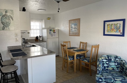 Wildwood Crest Condo | LUXURY 2 BEDROOM 1ST FLOOR CONDO WITH A POOL