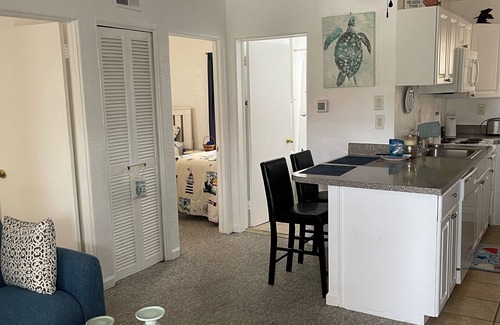 Wildwood Crest Condo | LUXURY 2 BEDROOM 1ST FLOOR CONDO WITH A POOL