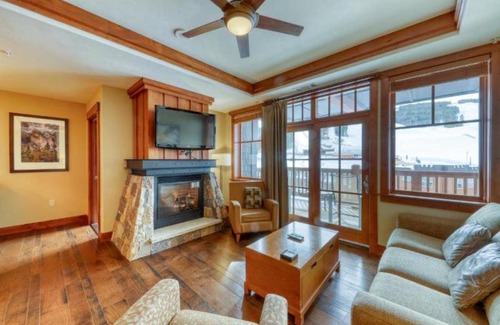Peak 8 Apartment | Luxury 2 Bedroom Ski In, Ski Out One Ski Hill Residence Located At The Base Of Peak 8 With Outdoor Plaza