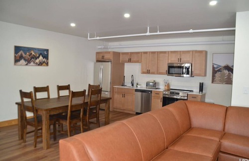 Wilmington Apartment | Luxury 2 Bedroom Townhome 102
