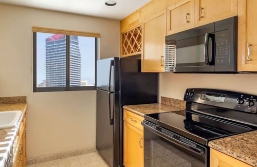 Las Vegas Villa | Luxury 2-Bedroom Villa on the Las Vegas Strip Sleeps 6 Formula One Grand Prix