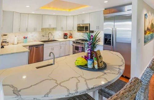 Wailua House Lots Condo | Luxury 2-Story Oceanfront Condo w/Views & Pool