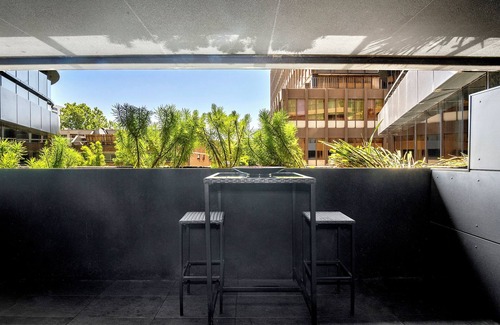 South Yarra Apartment | Luxury 2B 2B Spacious Albert Park Lakeside Apartment with Car Park