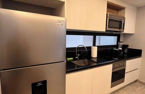 Tohoku Apartment | Luxury 2BD Condo 3 blk from 5th Ave W/PoolandParking