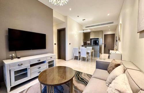 Da Kao Apartment | Luxury 2bd rooftop bar & pool in saigon center