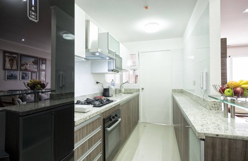 Miraflores Condo | Luxury 2BDR in Miraflores - UP2, A/C, Sound-proof windows, Pool, Gym, BBQ