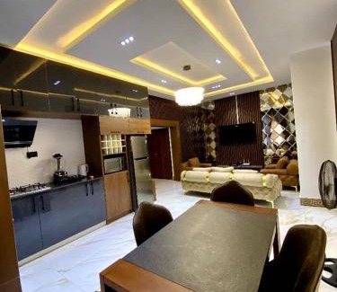 Lagos Apartment | Luxury 2bed, 24hrs light, Netflix, WiFi in Gbagada