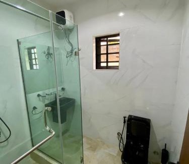 Lagos Apartment | Luxury 2bed, 24hrs light, Netflix, WiFi in Gbagada