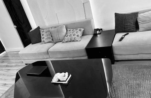 Ofin Apartment | Luxury 2bedroom Apt in lekki,24hrs light, Wifi