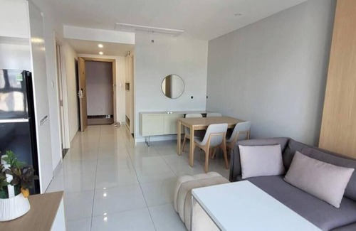 Tran Phu Beach House | Luxury 2BR/2WR Condo | Ocean + Mountain Views | Digital Nomad Ready
