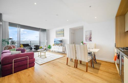 Parramatta Apartment | Luxury 2Br Apt Near Train Shopping Center