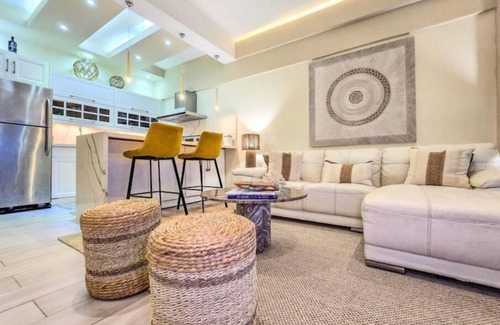 Villas Del Mar Condo | Luxury 2BR Beachfront Stay – Juan Dolio