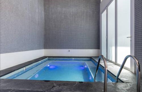 DIFC Apartment | Luxury 2BR DIFC Full Kitchen, Pool, Gym Near Restaurants