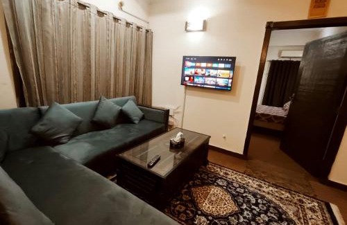 E-11 Sector Apartment | Luxury 2BR Family Apt/Wi-Fi/Netflix