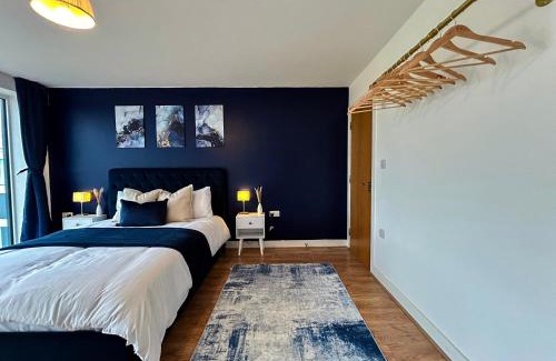 Harrow Apartment | Luxury 2BR Penthouse in Harrow with Balcony, Private Gym, Games Room & Guests Lounge