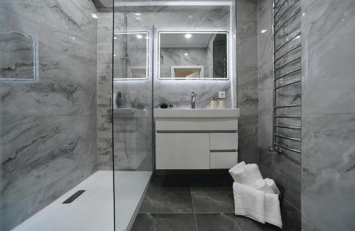 Chisinau Apartment | Luxury 2BR Penthouse with City Views in City Center GrandStay Apartments