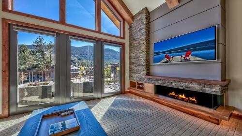 Lakeside Park Apartment | Luxury 2Br Residence Steps From Heavenly Village & Gondola Condo