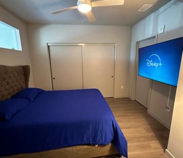 Financial District Apartment | Luxury 2BR w balcony - DTLA!