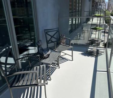 Financial District Apartment | Luxury 2BR w balcony - DTLA!