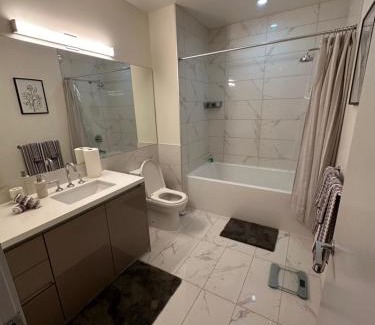 Financial District Apartment | Luxury 2BR w balcony - DTLA!