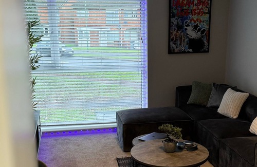 Solihull Apartment | Luxury 3 Bed Apartment, Private Parking. BHX/JLR/NEC/HS2