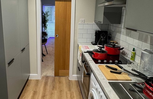 Solihull Apartment | Luxury 3 Bed Apartment, Private Parking. BHX/JLR/NEC/HS2